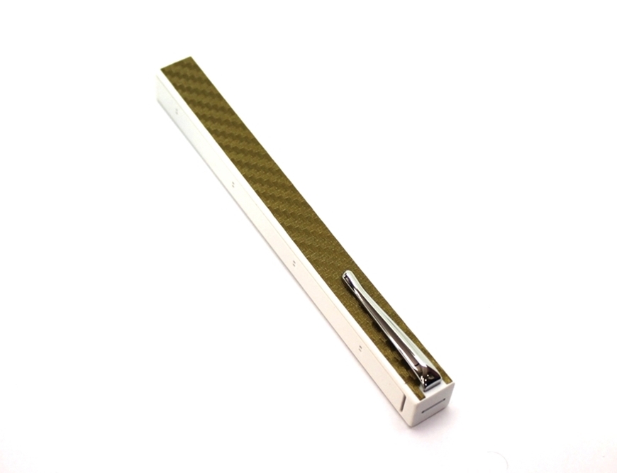 Penwak Swivel Case Pure White Carbon Fibre Metallic Gold 