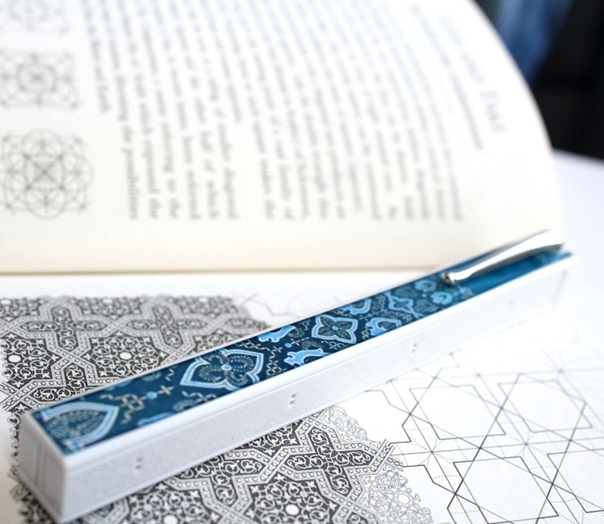 Penwak Swivel Case Pure White Turkish Blue Book